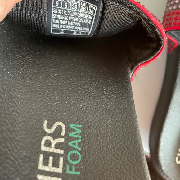 Skechers Rainbow Stripe
Slide Slip On Sandal - Picture 7 of 7